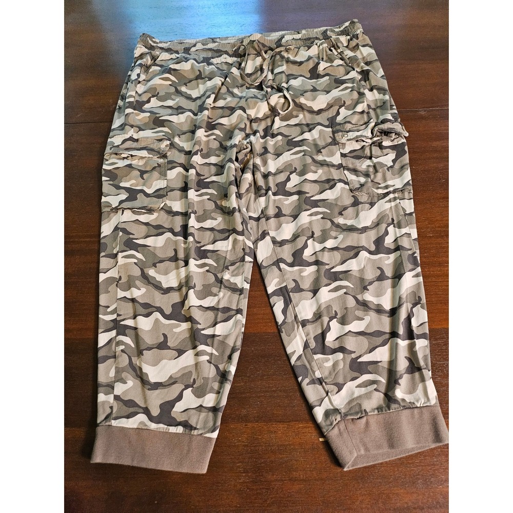 Torrid Cargo Jogger Pants Womens 4 Green Camo Elastic Waist Cropped Ribbed Cuff - Picture 2 of 10